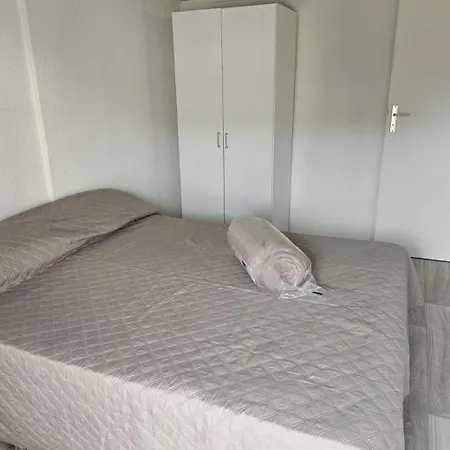Casa de Férias Maison Totalement Renovee A - 6 Couchages - Pres De L'etant De Thau