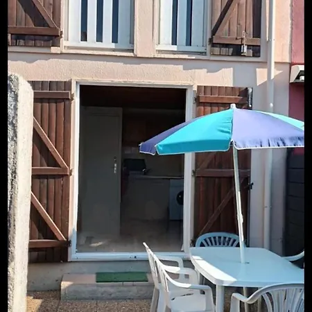 펜션 Maison Totalement Renovee A - 6 Couchages - Avec Parking - Pres De L'etant De Thau